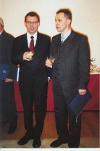 Starosta s předsedou parlamentu Lubomírem Zaorálkem na recepci při přidělení znaku.